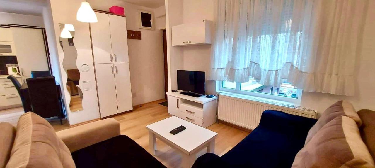 Bright & Lovely Apartment In The City Center Pristina Exteriör bild
