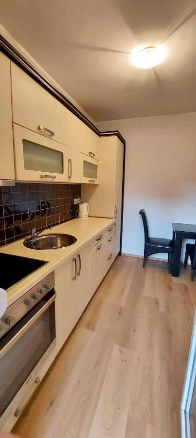 Bright & Lovely Apartment In The City Center Pristina Exteriör bild