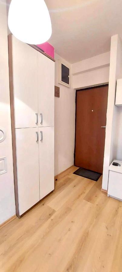 Bright & Lovely Apartment In The City Center Pristina Exteriör bild