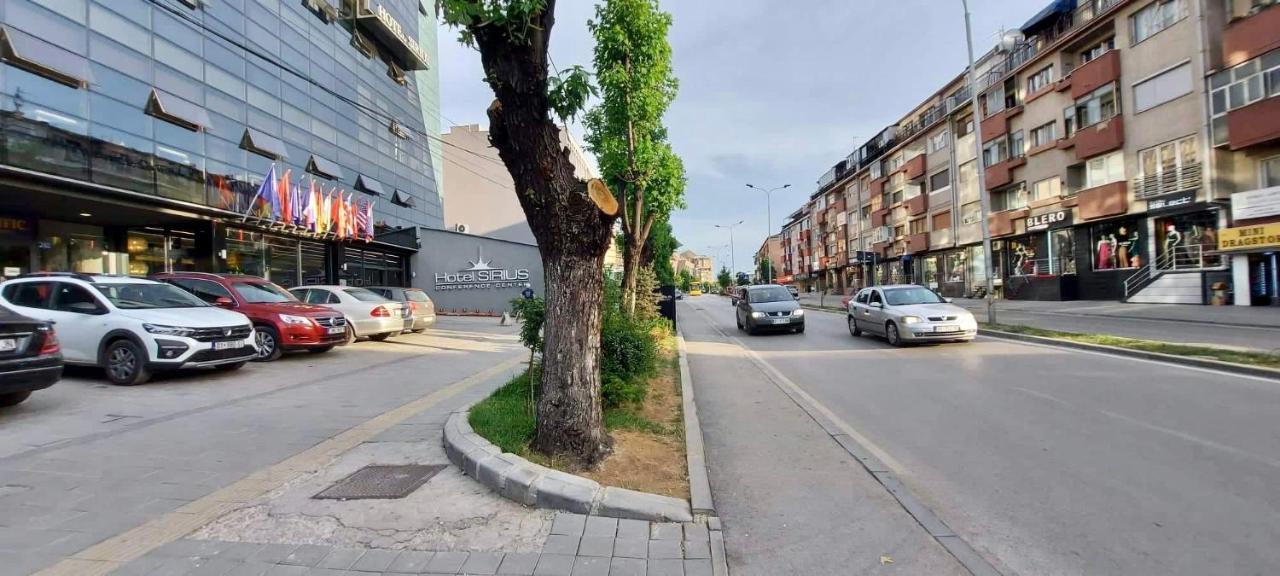 Bright & Lovely Apartment In The City Center Pristina Exteriör bild