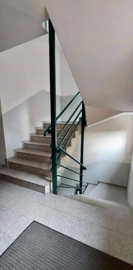 Bright & Lovely Apartment In The City Center Pristina Exteriör bild