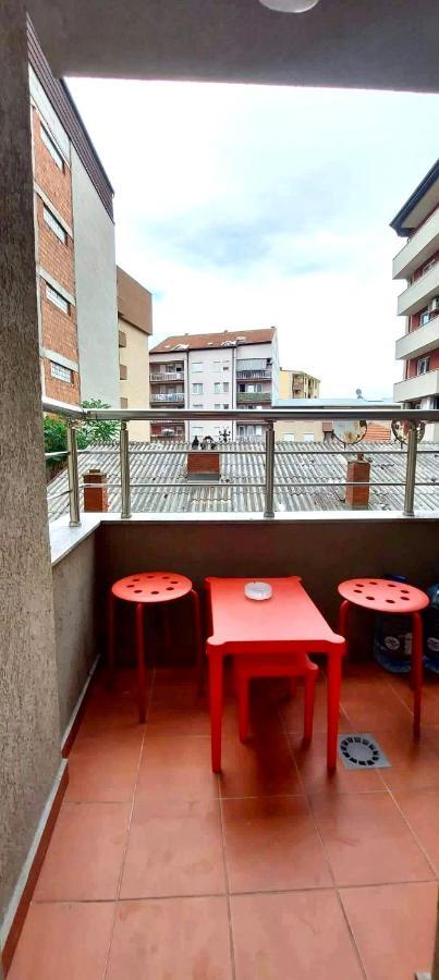 Bright & Lovely Apartment In The City Center Pristina Exteriör bild